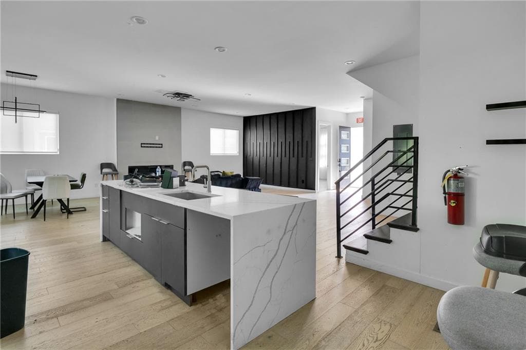 4 bedroom, 3 bathroom, 2,475 sq ft single family residence for sale at 833 Humphries Street, Atlanta, GA 30310 — photo 7
