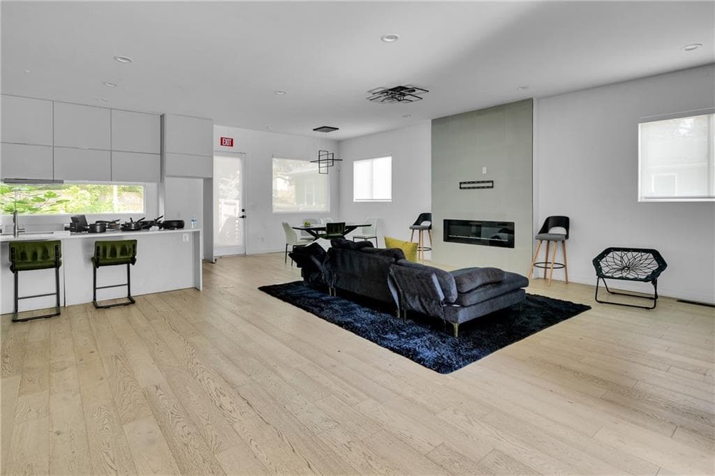 4 bedroom, 3 bathroom, 2,475 sq ft single family residence for sale at 833 Humphries Street, Atlanta, GA 30310 — photo 9