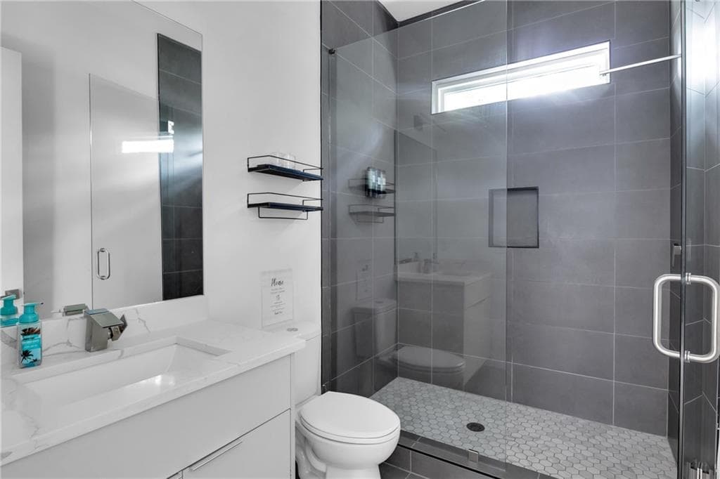 4 bedroom, 3 bathroom, 2,475 sq ft single family residence for sale at 833 Humphries Street, Atlanta, GA 30310 — photo 10