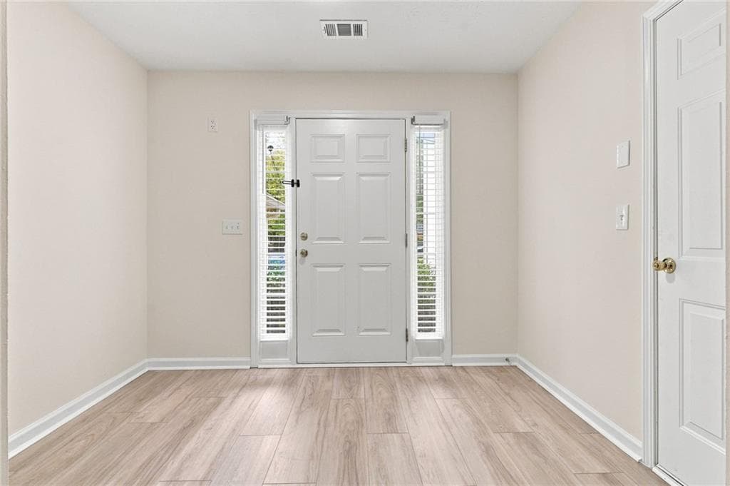 3 bedroom, 3 bathroom, 1,556 sq ft townhouse for sale at 2686 Waverly Hills Drive, Lawrenceville, GA 30044 — photo 4