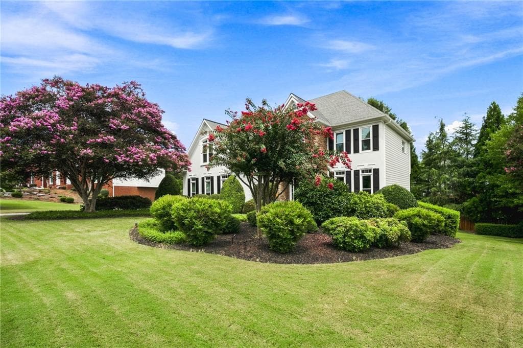 4 bedroom, 3 bathroom, 3,215 sq ft single family residence for sale at 3038 Tottenham Lane, Marietta, GA 30064 — photo 3