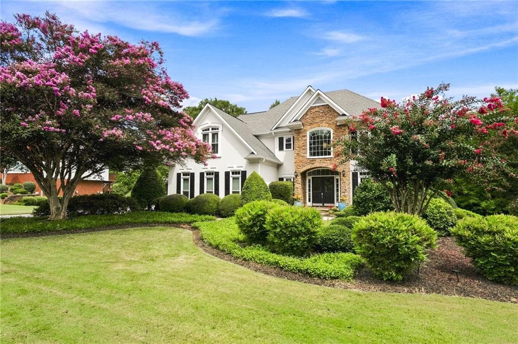 4 bedroom, 3 bathroom, 3,215 sq ft single family residence for sale at 3038 Tottenham Lane, Marietta, GA 30064 — photo 4