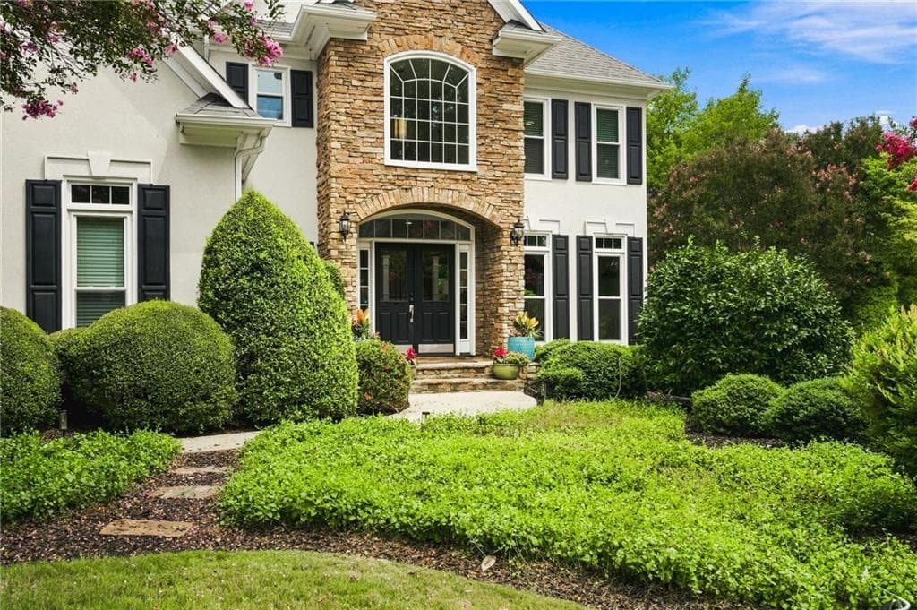 4 bedroom, 3 bathroom, 3,215 sq ft single family residence for sale at 3038 Tottenham Lane, Marietta, GA 30064 — photo 5
