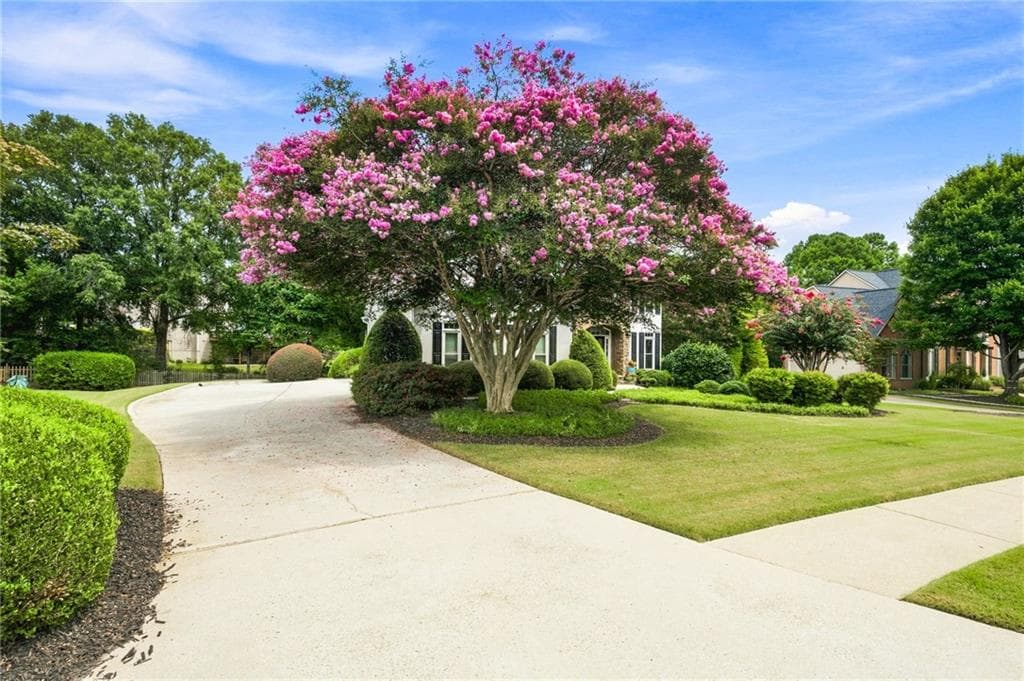 4 bedroom, 3 bathroom, 3,215 sq ft single family residence for sale at 3038 Tottenham Lane, Marietta, GA 30064 — photo 6