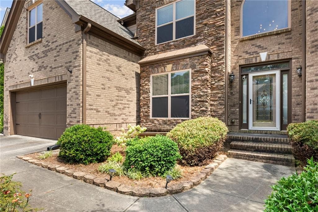 6 bedroom, 5 bathroom, 4,808 sq ft single family residence under contract at 2971 Mccannon Mill Drive, Dacula, GA 30019 — photo 3