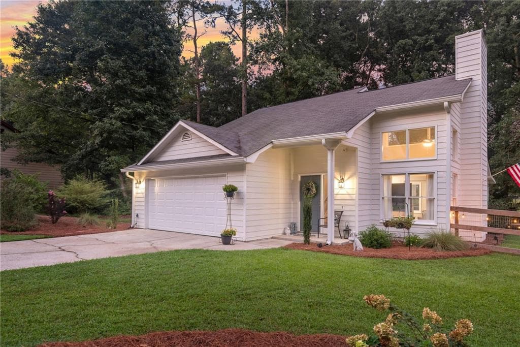 3 bedroom, 2 bathroom, 1,262 sq ft single family residence under contract at 146 Johns Bluff, Auburn, GA 30011