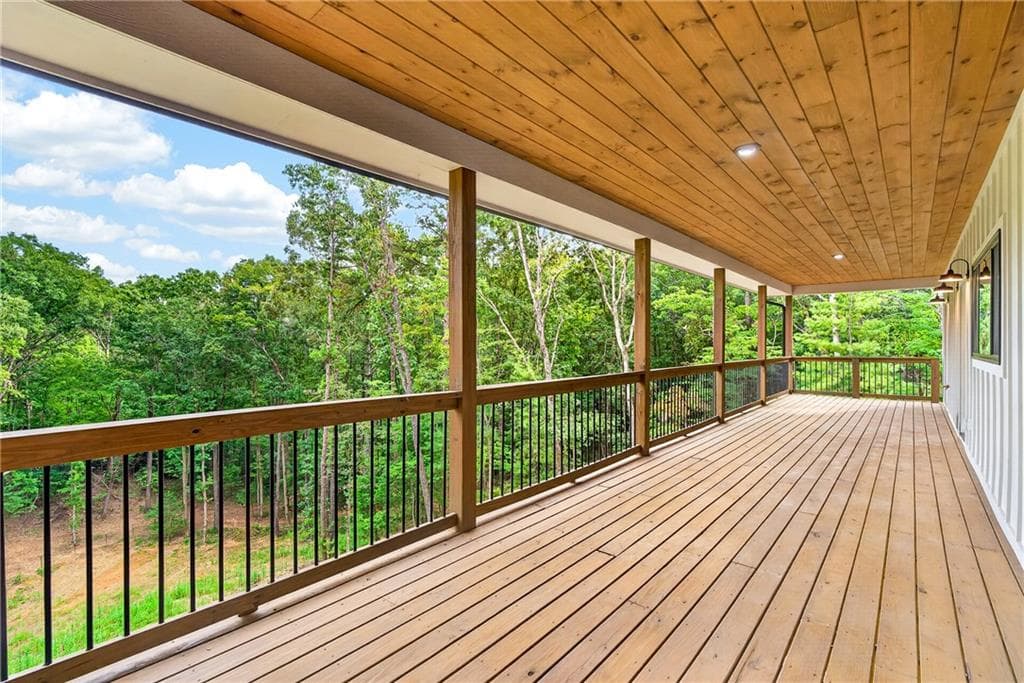 3 bedroom, 2 bathroom, 1,920 sq ft single family residence for sale at 1030 Old Flat Branch Rd, Ellijay, GA 30540 — photo 6