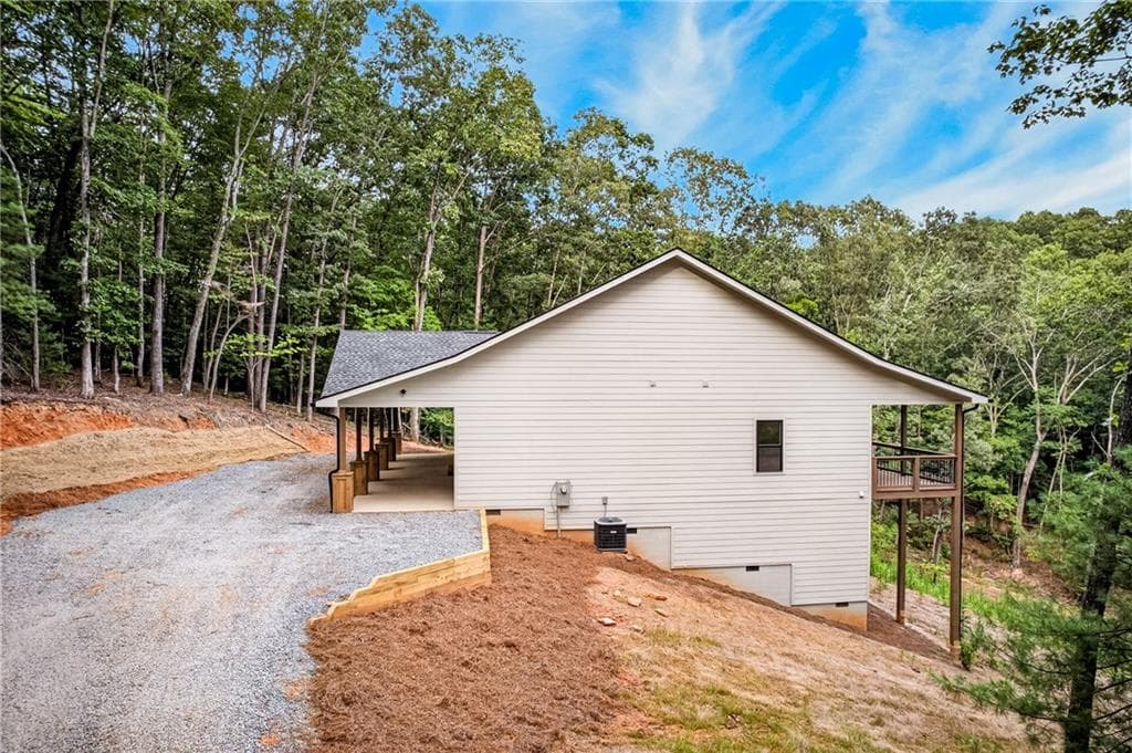 3 bedroom, 2 bathroom, 1,920 sq ft single family residence for sale at 1030 Old Flat Branch Rd, Ellijay, GA 30540 — photo 8