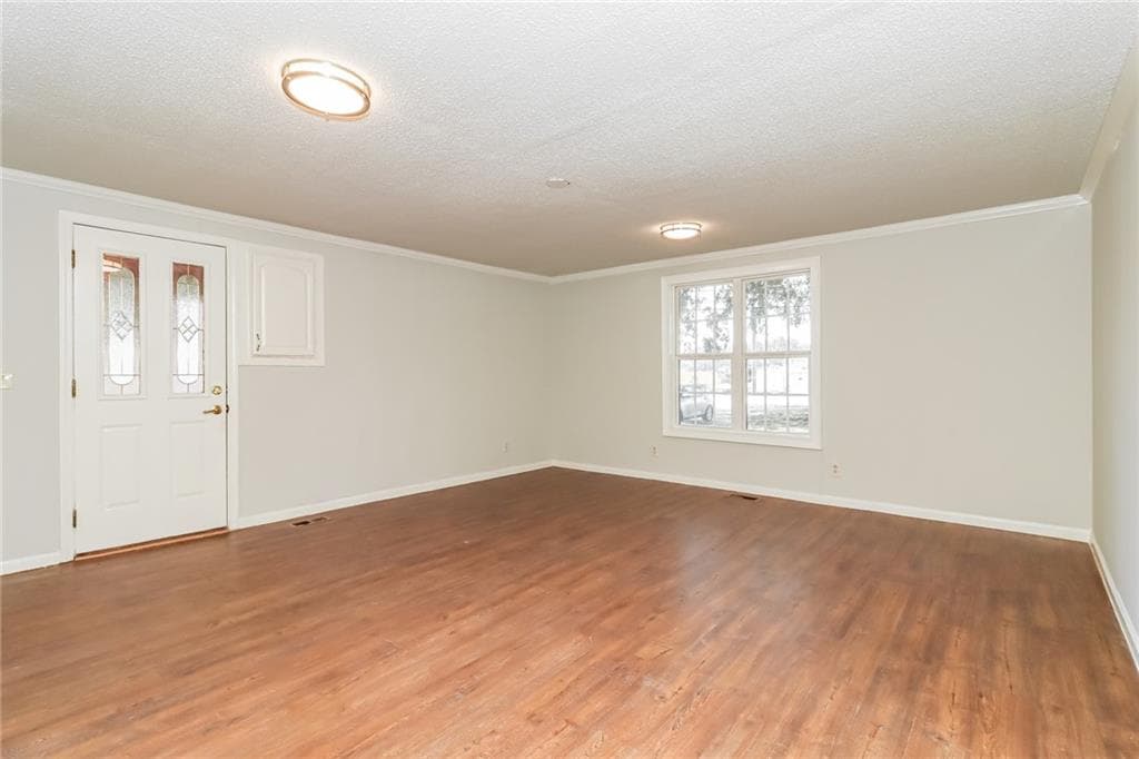 2 bedroom, 1 bathroom, 1,003 sq ft single family residence for sale at 2430 Us-41, Calhoun, GA 30701 — photo 4