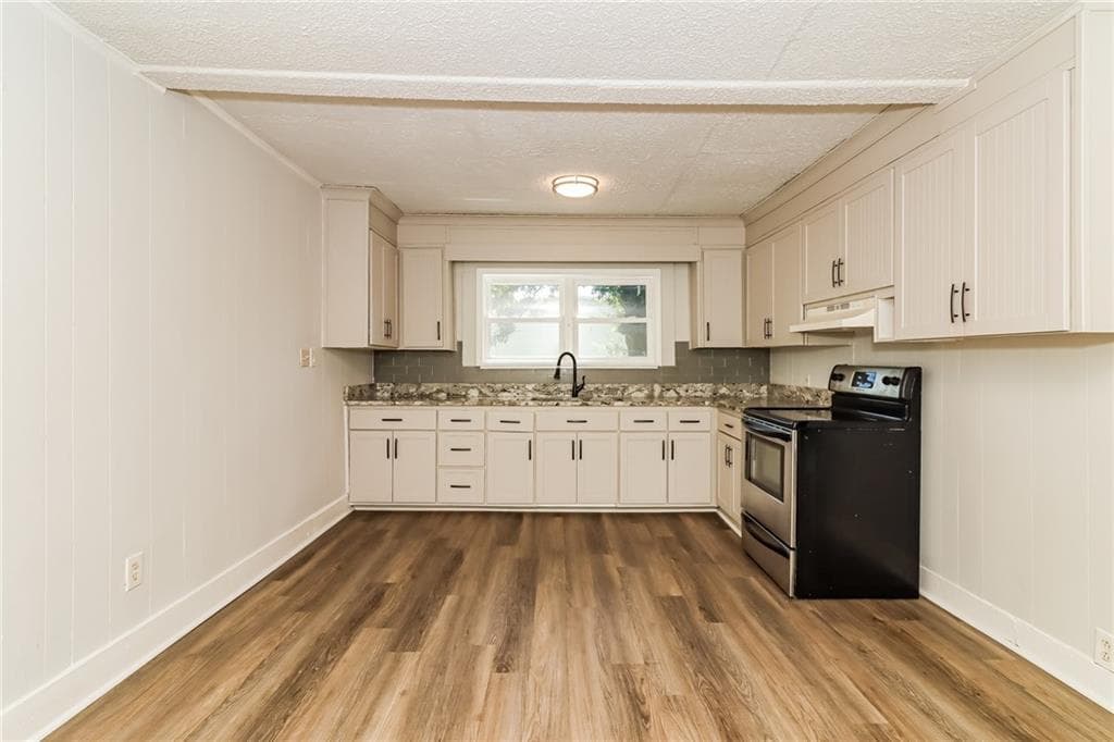 2 bedroom, 1 bathroom, 1,003 sq ft single family residence for sale at 2430 Us-41, Calhoun, GA 30701 — photo 5