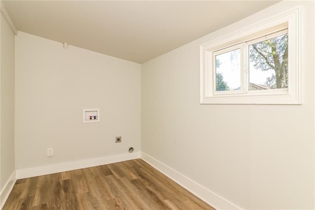2 bedroom, 1 bathroom, 1,003 sq ft single family residence for sale at 2430 Us-41, Calhoun, GA 30701 — photo 10