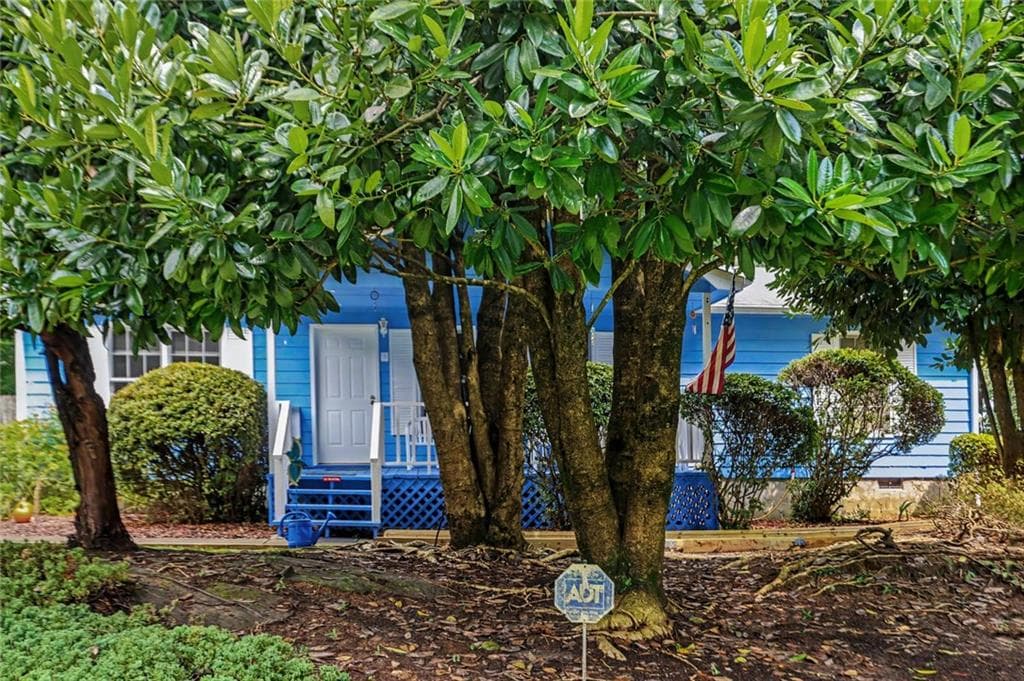 3 bedroom, 2 bathroom, 1,128 sq ft single family residence for sale at 107 Pine Haven Drive, Carrollton, GA 30116 — photo 3