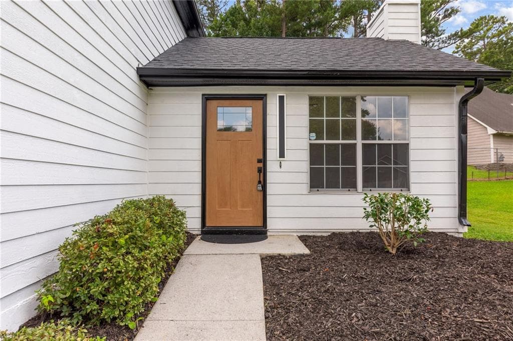 3 bedroom, 3 bathroom, 1,500 sq ft single family residence under contract at 1972 Banks Way, Atlanta, GA 30349 — photo 4