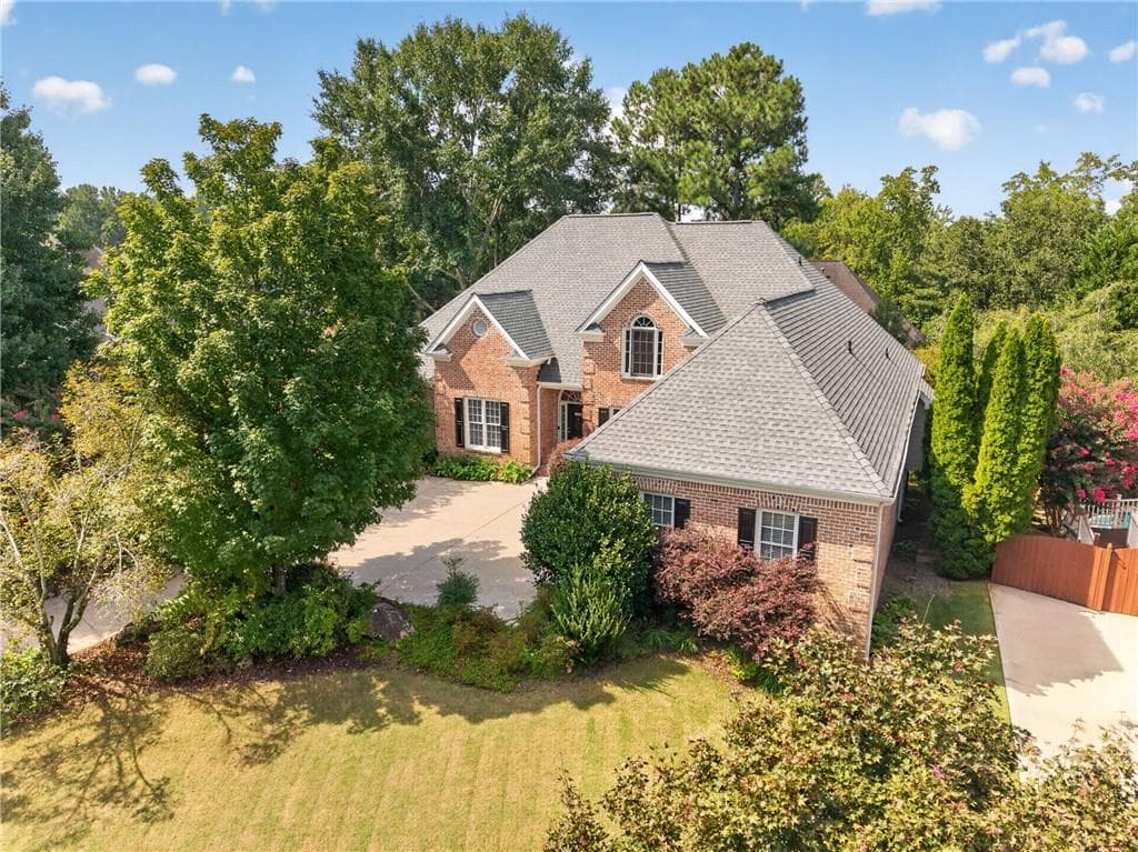 6 bedroom, 5 bathroom, 5,661 sq ft single family residence under contract at 640 Garden Wilde Place, Roswell, GA 30075 — photo 3