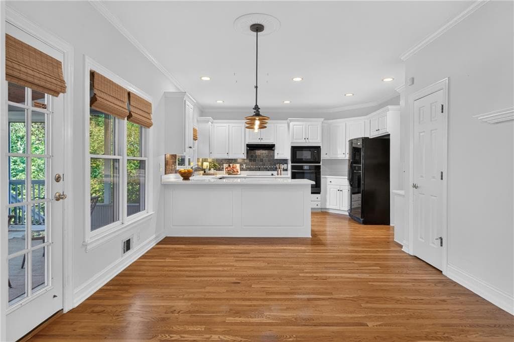 6 bedroom, 5 bathroom, 5,661 sq ft single family residence under contract at 640 Garden Wilde Place, Roswell, GA 30075 — photo 8