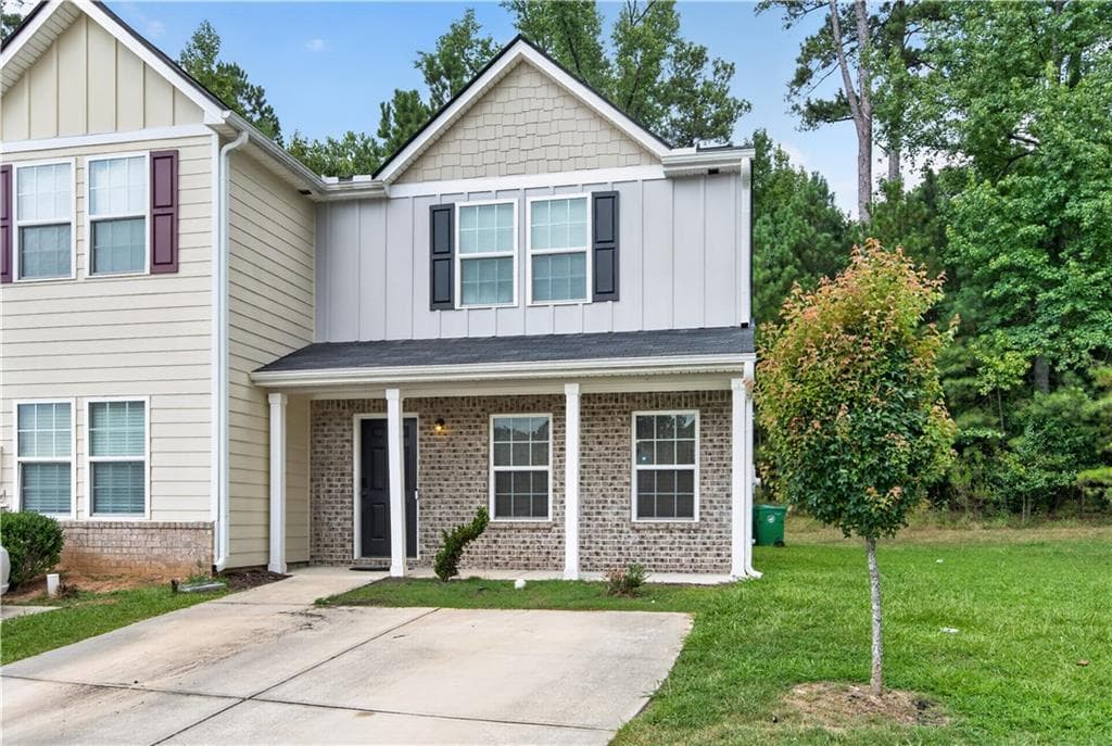 3 bedroom, 3 bathroom, 1,440 sq ft townhouse for sale at 2568 Piering Drive, Lithonia, GA 30038