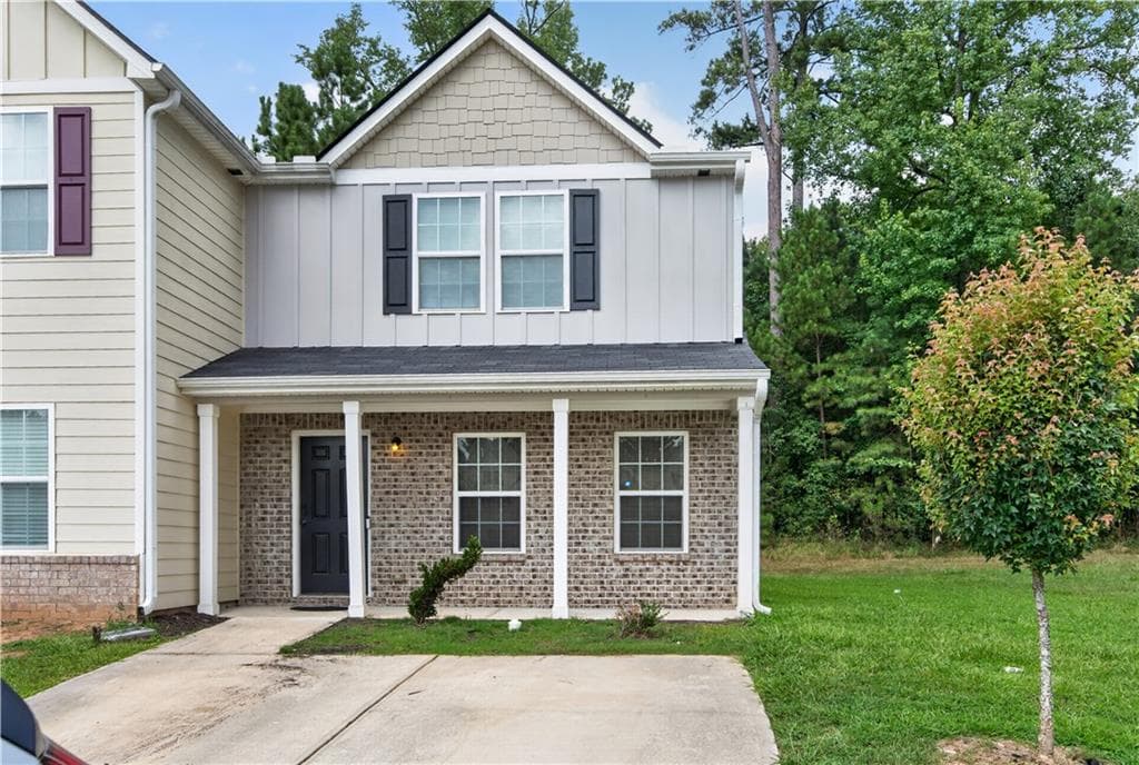 3 bedroom, 3 bathroom, 1,440 sq ft townhouse for sale at 2568 Piering Drive, Lithonia, GA 30038 — photo 2