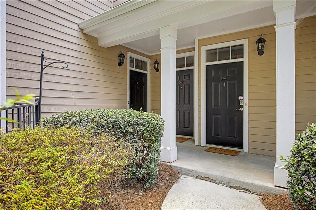 2 bedroom, 2 bathroom, 1,434 sq ft condominium for sale at 2400 Cumberland Parkway 622, Atlanta, GA 30339 — photo 2