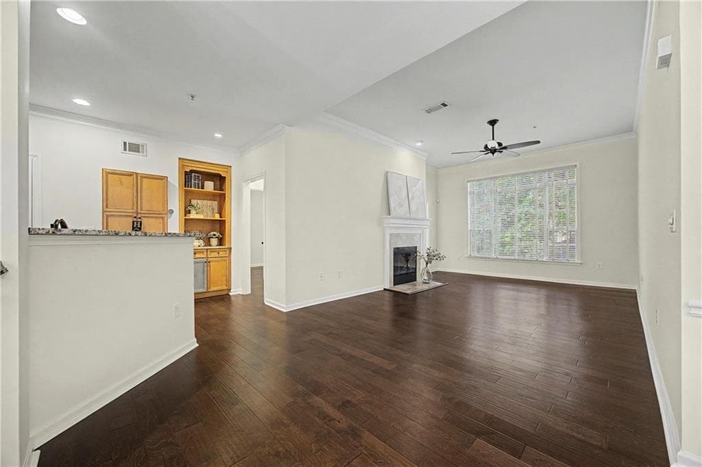 2 bedroom, 2 bathroom, 1,434 sq ft condominium for sale at 2400 Cumberland Parkway 622, Atlanta, GA 30339 — photo 5