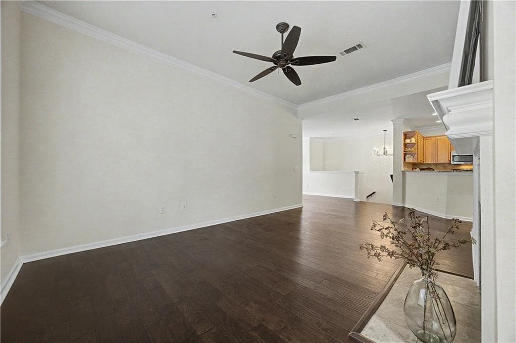 2 bedroom, 2 bathroom, 1,434 sq ft condominium for sale at 2400 Cumberland Parkway 622, Atlanta, GA 30339 — photo 6
