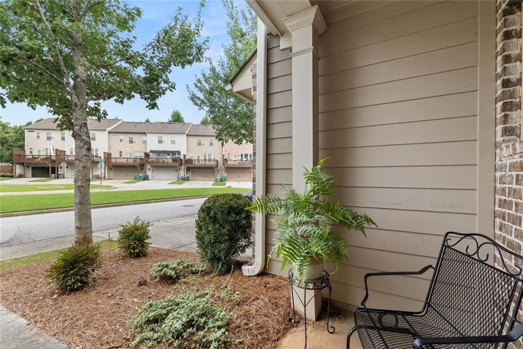 3 bedroom, 3 bathroom, 1,976 sq ft townhouse for sale at 7071 Elmwood Ridge Court, Atlanta, GA 30340 — photo 7