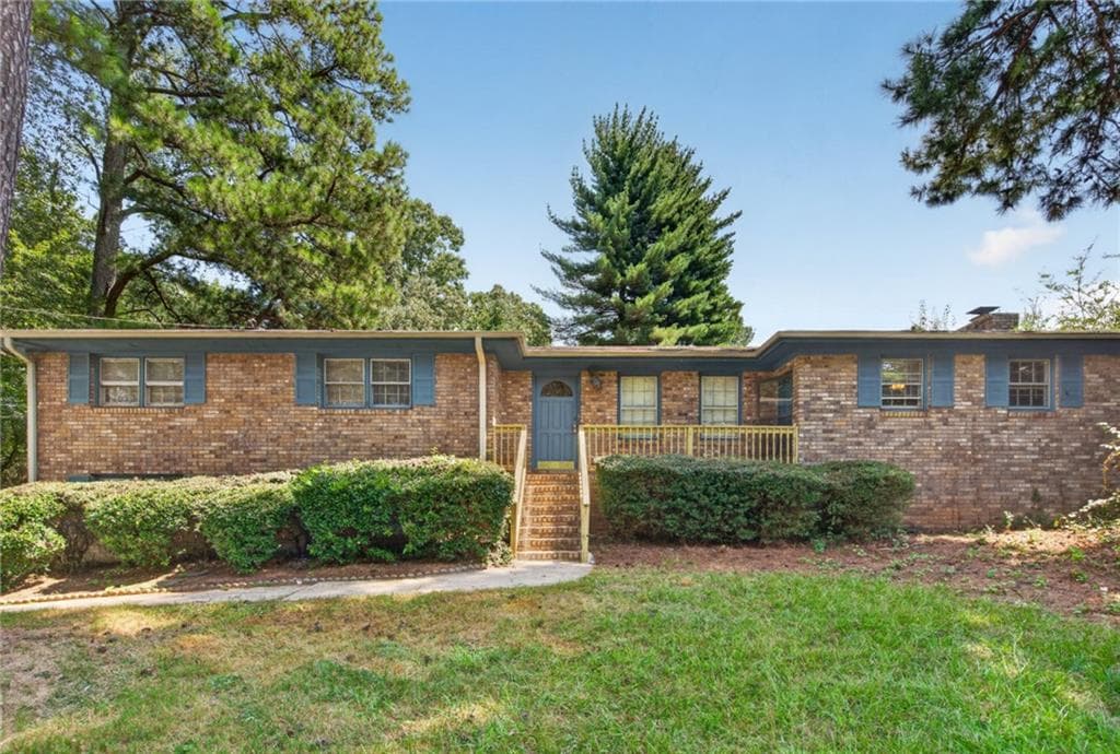 3 bedroom, 2 bathroom, 2,666 sq ft single family residence for rent at 3292 Holly Springs Road, Marietta, GA 30062 for $2,300 a month — photo 1 of 37