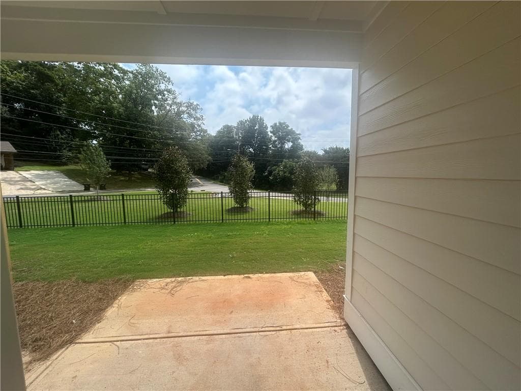 2 bedroom, 2 bathroom, 1,627 sq ft townhouse under contract at 122 Harmony Circle, Cartersville, GA 30120 — photo 3