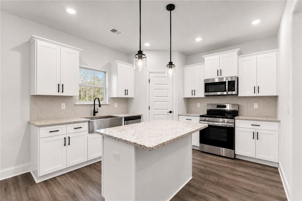 5 bedroom, 4 bathroom, 2,307 sq ft single family residence for sale at 181 Thunder Valley, Dawsonville, GA 30534 — photo 5
