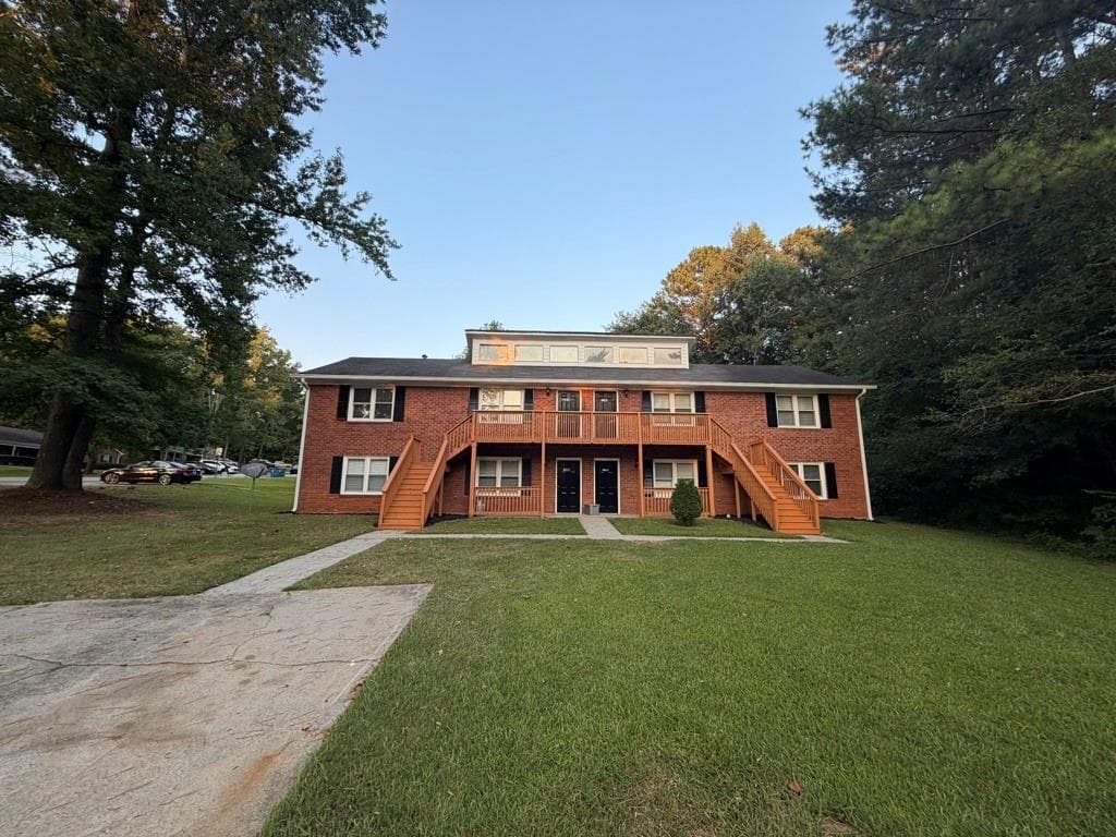 2 bedroom, 1 bathroom, 2,148 sq ft quadruplex for rent at 1988 Patterson Court 1994, Lawrenceville, GA 30044 for $1,500 a month — photo 2