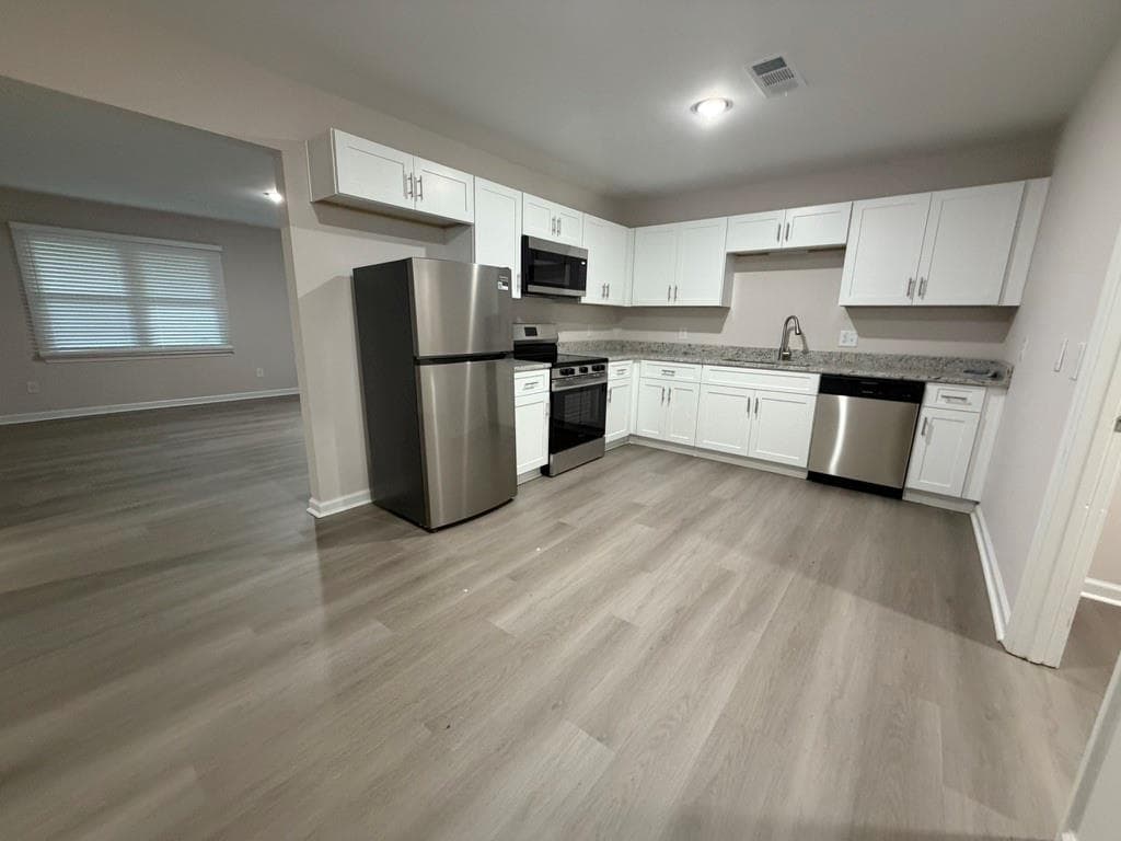 2 bedroom, 1 bathroom, 2,148 sq ft quadruplex for rent at 1988 Patterson Court 1994, Lawrenceville, GA 30044 for $1,500 a month — photo 9