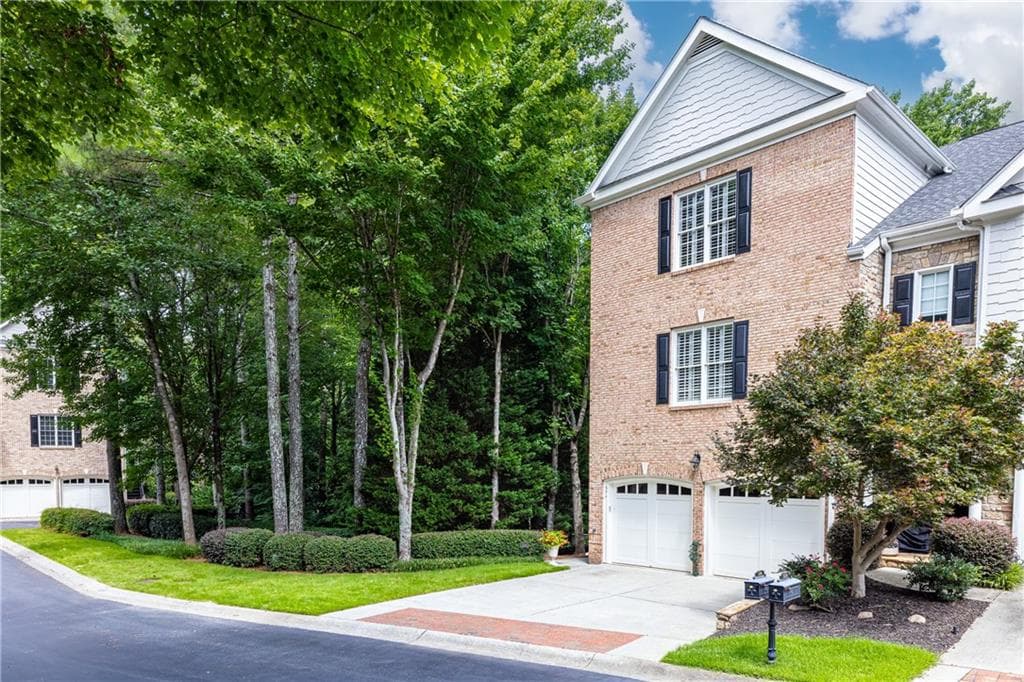 3 bedroom, 4 bathroom, 3,718 sq ft townhouse for sale at 5492 Glenridge Drive 524, Sandy Springs, GA 30342 — photo 2