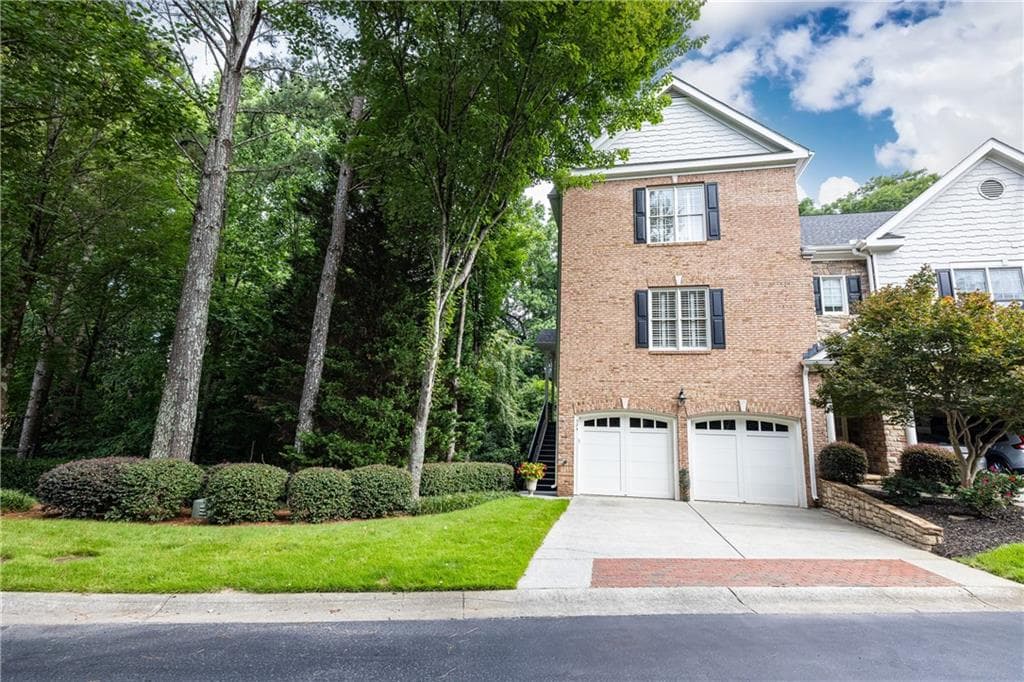3 bedroom, 4 bathroom, 3,718 sq ft home for sale at 5492 Glenridge Drive 524, Sandy Springs, GA