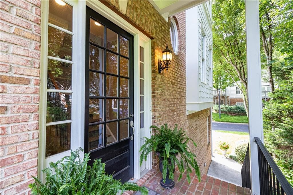 3 bedroom, 4 bathroom, 3,718 sq ft townhouse for sale at 5492 Glenridge Drive 524, Sandy Springs, GA 30342 — photo 5