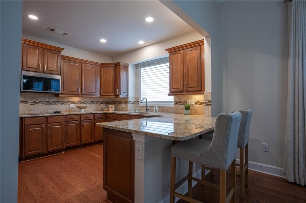 2 bedroom, 2 bathroom, 1,946 sq ft single family residence for sale at 3609 Blue Cypress Cove, Gainesville, GA 30504 — photo 5