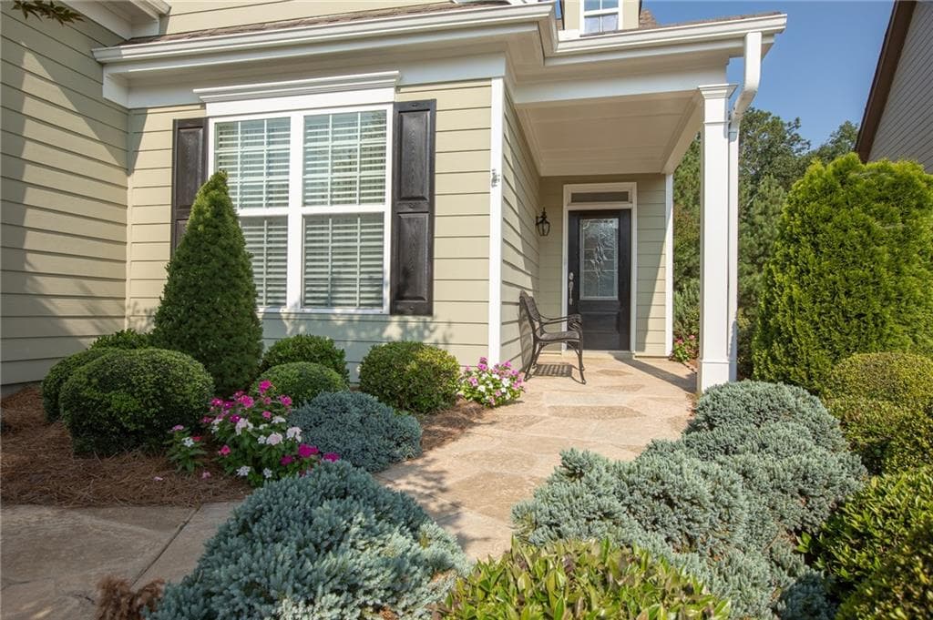 2 bedroom, 2 bathroom, 1,946 sq ft single family residence for sale at 3609 Blue Cypress Cove, Gainesville, GA 30504 — photo 2