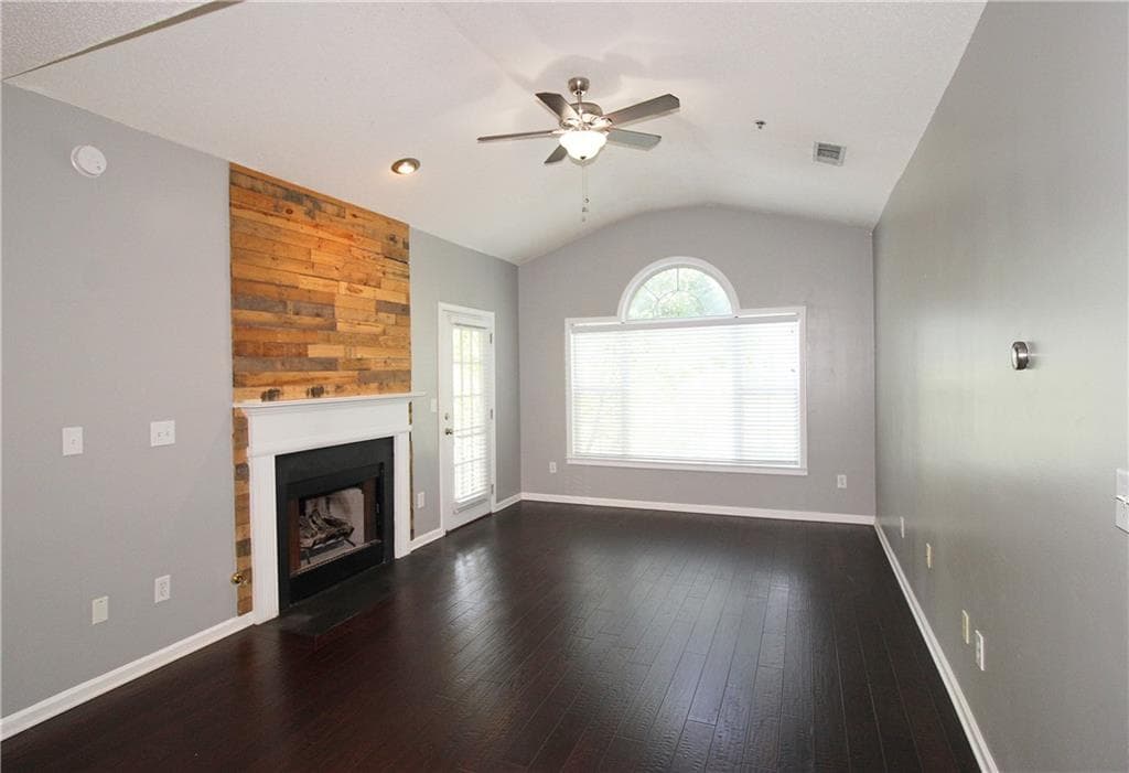 2 bedroom, 2 bathroom, 1,278 sq ft condominium for rent at 210 Spring Heights Lane 2, Smyrna, GA 30080 for $2,250 a month — photo 8