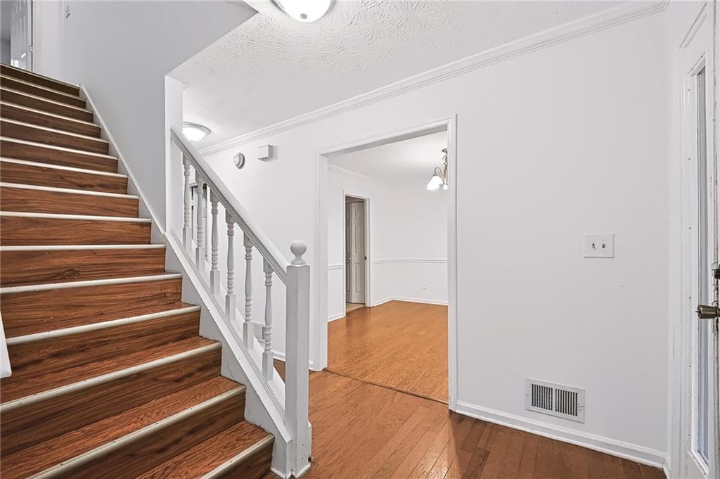 5 bedroom, 4 bathroom, 2,720 sq ft single family residence for sale at 2021 Hunters Cove Dr, Lawrenceville, GA 30044 — photo 4
