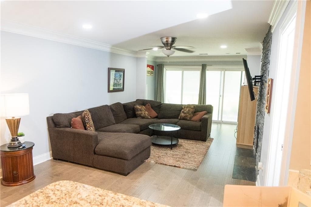 2 bedroom, 2 bathroom, 1,249 sq ft condominium for sale at 2102 Pine Heights Drive, Atlanta, GA 30324 — photo 2
