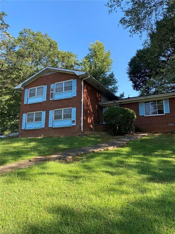 4 bedroom, 3 bathroom, 2,650 sq ft single family residence under contract at 4237 Commodore Drive, Chamblee, GA 30341 — photo 2