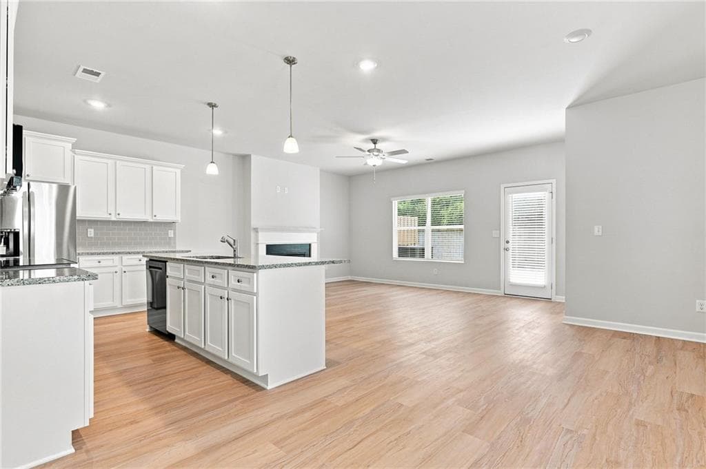 4 bedroom, 3 bathroom, 1,805 sq ft townhouse for rent at 387 Lanier Circle, Woodstock, GA 30189 for $2,400 a month — photo 4