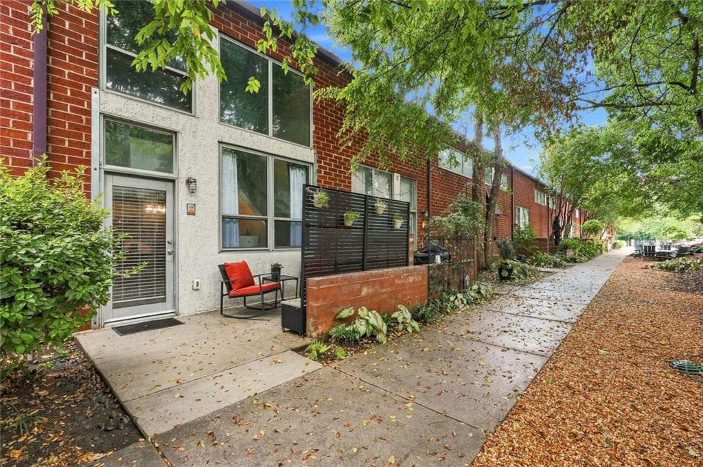 1 bedroom, 2 bathroom, 956 sq ft condominium for sale at 195 Arizona Avenue 138, Atlanta, GA 30307