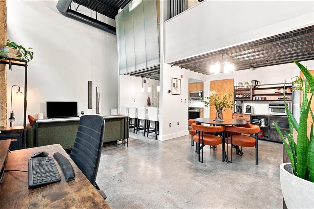 1 bedroom, 2 bathroom, 956 sq ft condominium for sale at 195 Arizona Avenue 138, Atlanta, GA 30307 — photo 2