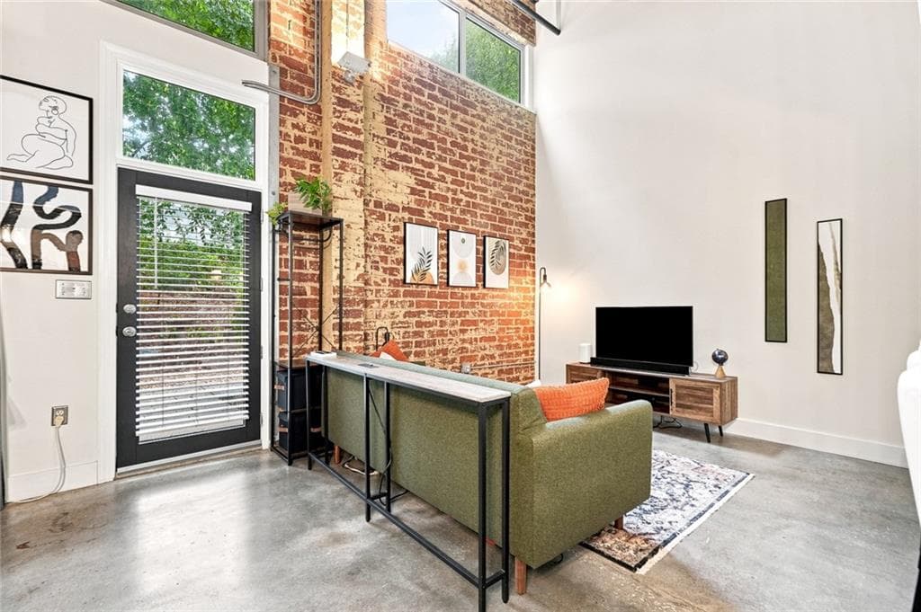 1 bedroom, 2 bathroom, 956 sq ft condominium for sale at 195 Arizona Avenue 138, Atlanta, GA 30307 — photo 4