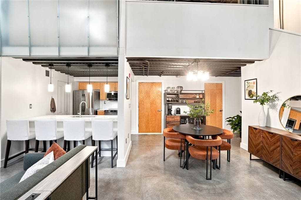 1 bedroom, 2 bathroom, 956 sq ft condominium for sale at 195 Arizona Avenue 138, Atlanta, GA 30307 — photo 7