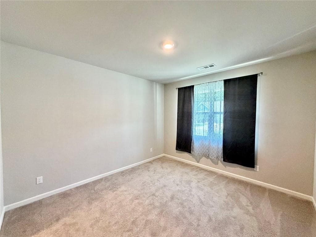 5 bedroom, 3 bathroom, 2,788 sq ft single family residence for rent at 5888 Screech Owl Drive, Flowery Branch, GA 30542 for $2,400 a month — photo 4