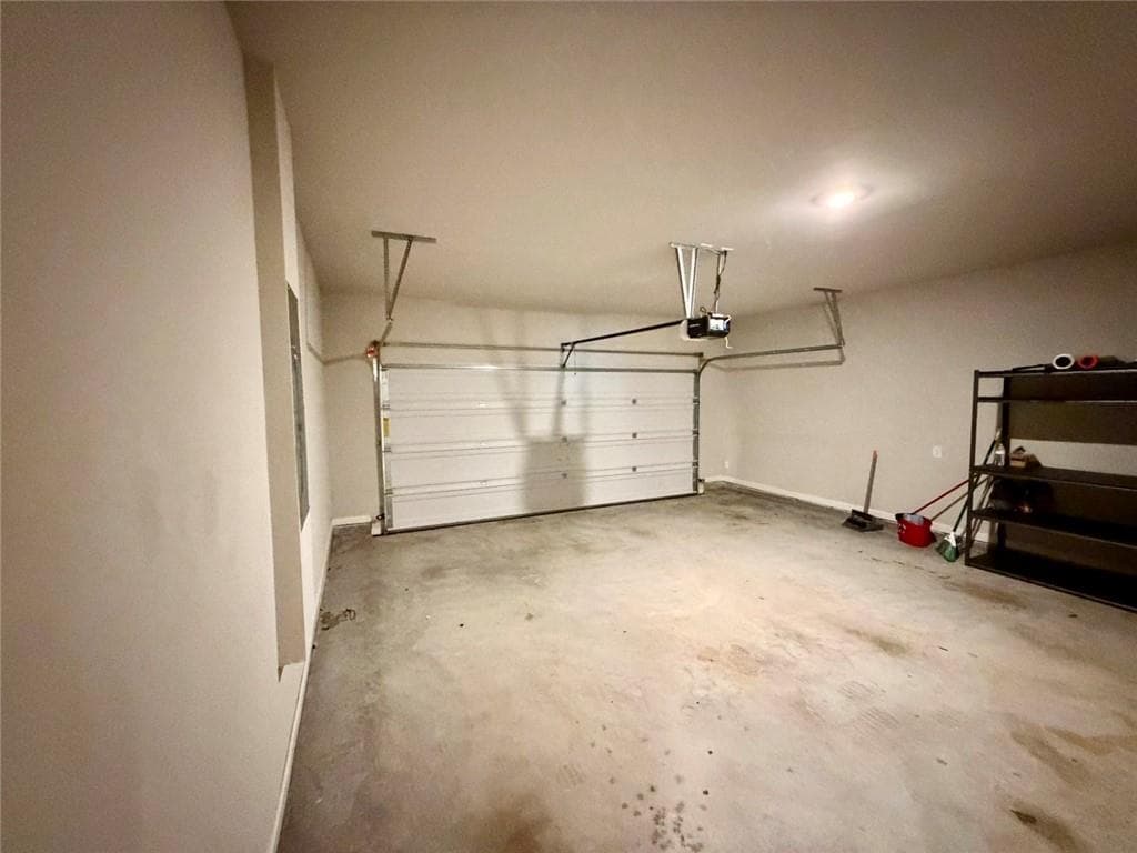 5 bedroom, 3 bathroom, 2,788 sq ft single family residence for rent at 5888 Screech Owl Drive, Flowery Branch, GA 30542 for $2,400 a month — photo 7