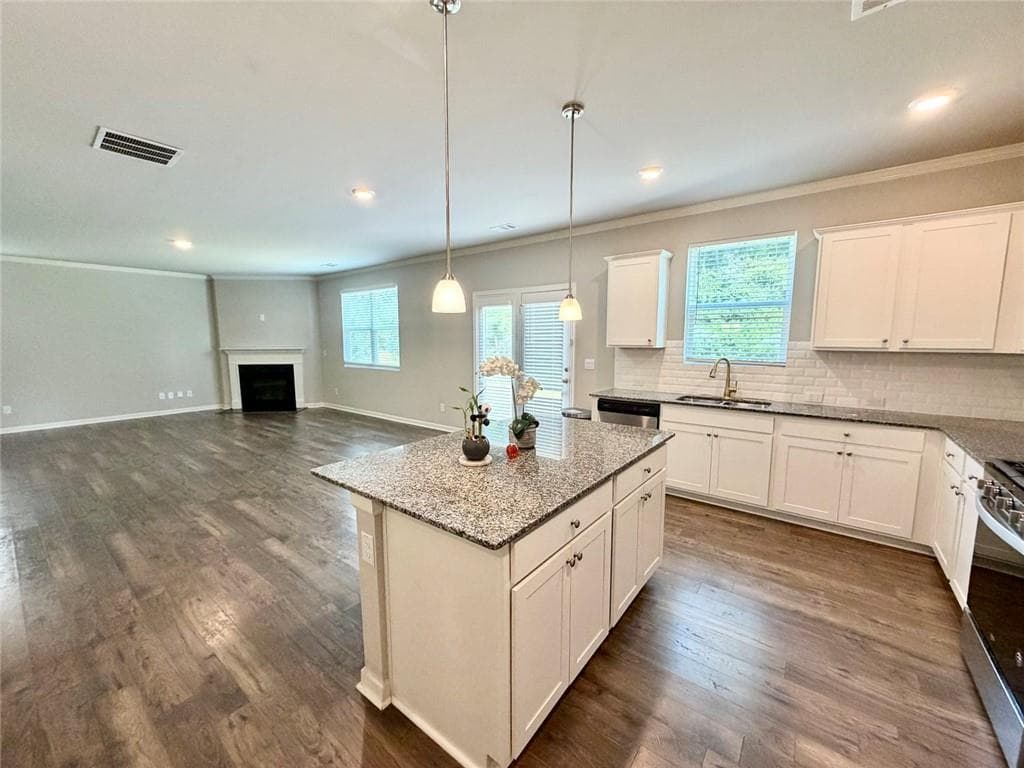 5 bedroom, 3 bathroom, 2,788 sq ft single family residence for rent at 5888 Screech Owl Drive, Flowery Branch, GA 30542 for $2,400 a month — photo 10
