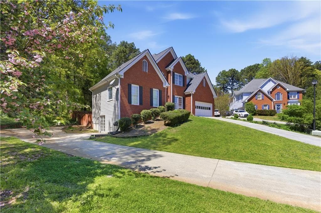 8 bedroom, 4 bathroom, 4,562 sq ft single family residence for sale at 2255 Pinehaven Court, Grayson, GA 30017 — photo 3
