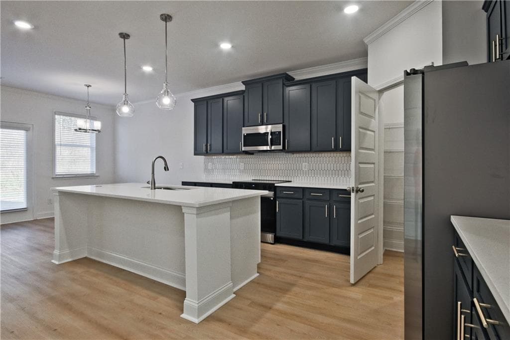 5 bedroom, 3 bathroom, 2,509 sq ft single family residence under contract at 5592 Keswick Drive, Flowery Branch, GA 30542 — photo 9