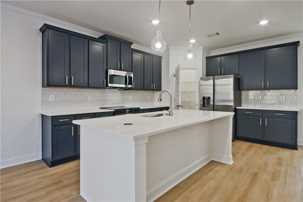 5 bedroom, 3 bathroom, 2,509 sq ft single family residence under contract at 5592 Keswick Drive, Flowery Branch, GA 30542 — photo 10